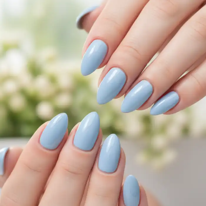Paznokcie baby blue: najgorętszy trend na wiosnę 2025 – subtelna stylizacja