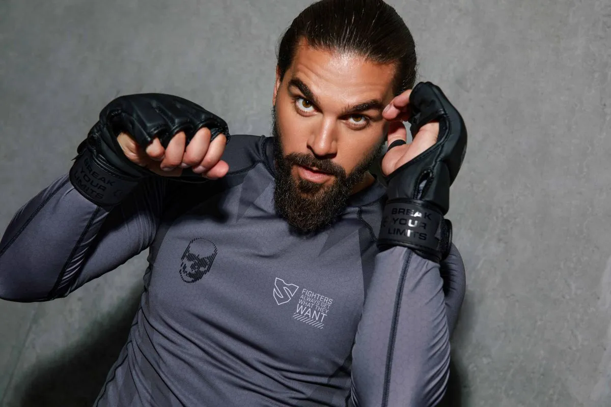 Co zabrać na pierwszy trening MMA? Niezbędnik początkującego Co zabrać na pierwszy trening MMA? Niezbędnik początkującego