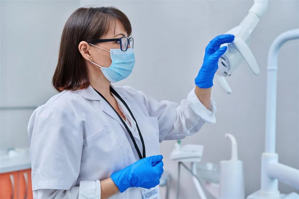 Relacja lekarz–pacjent w stomatologii: Jak lęk przed leczeniem ustępuje miejsca zaufaniu Relacja lekarz–pacjent w stomatologii: Jak lęk przed leczeniem ustępuje miejsca zaufaniu