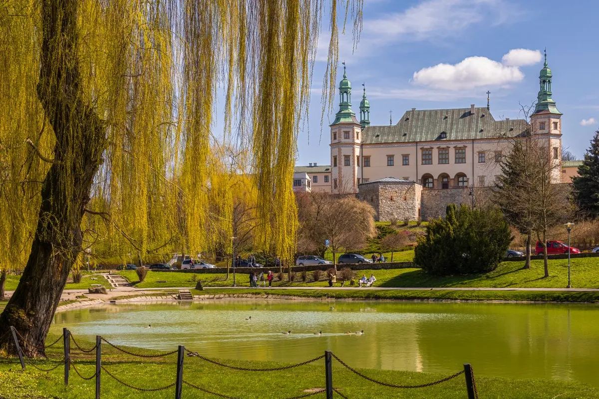 Rola portali lokalnych w budowaniu więzi społecznych w Kielcach Rola portali lokalnych w budowaniu więzi społecznych w Kielcach